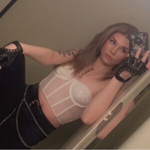 Meet your Posher, Cat